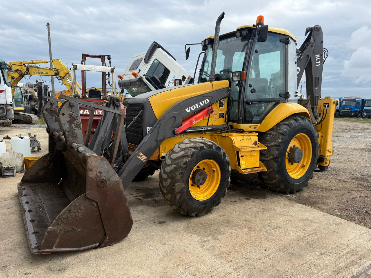 VOLVO BL71 Backhoe Loader - מחפרון: תמונה 3 VOLVO BL71 Backhoe Loader - מחפרון: תמונה 3
