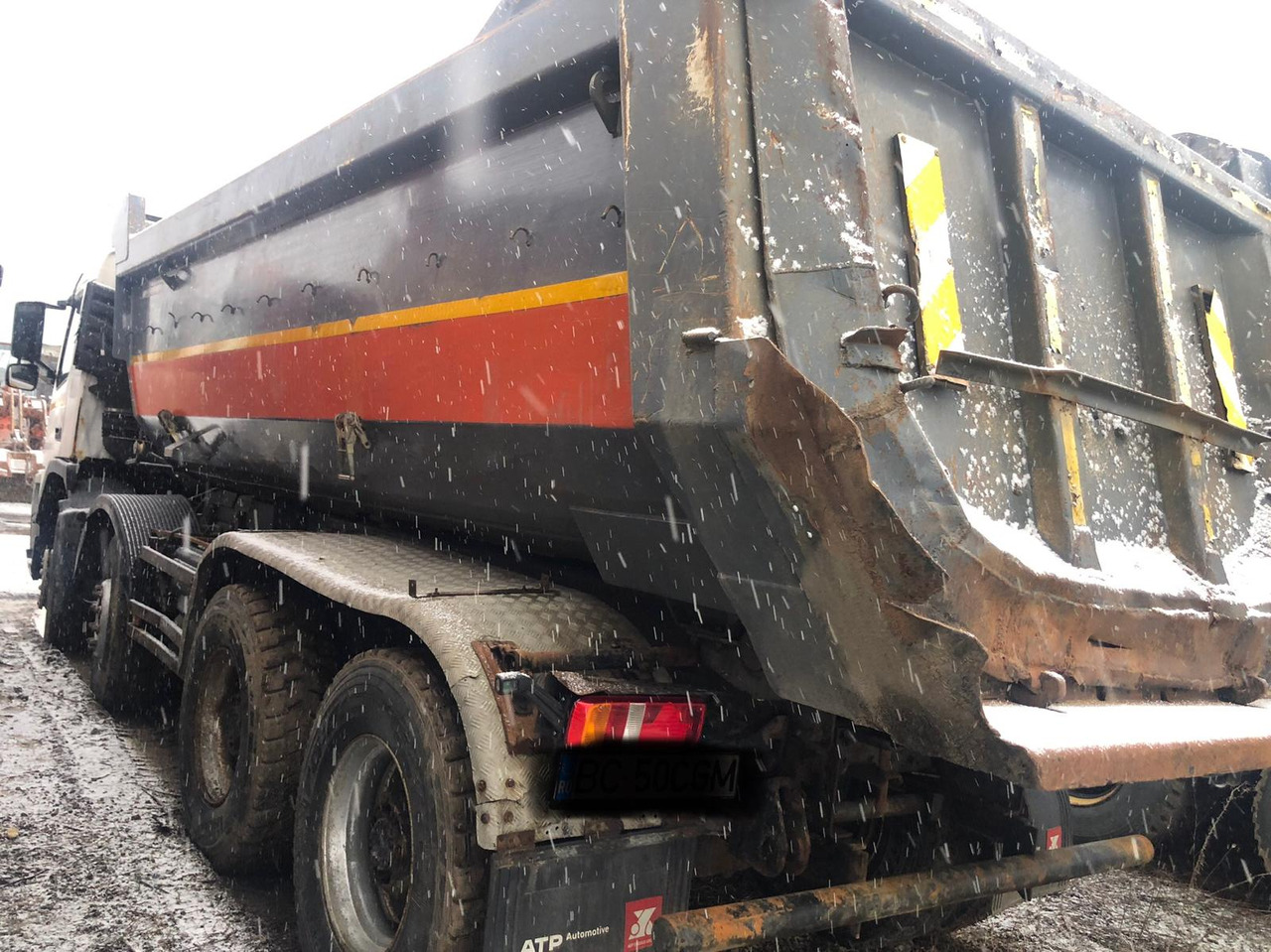 VOLVO FM 420 Tipper - מזהיר: תמונה 4 VOLVO FM 420 Tipper - מזהיר: תמונה 4