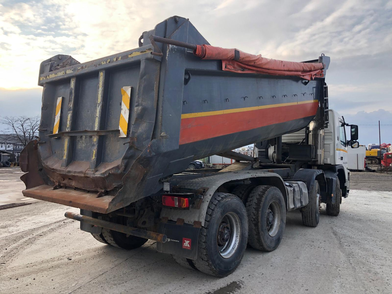 VOLVO FM 420 Tipper - מזהיר: תמונה 3 VOLVO FM 420 Tipper - מזהיר: תמונה 3