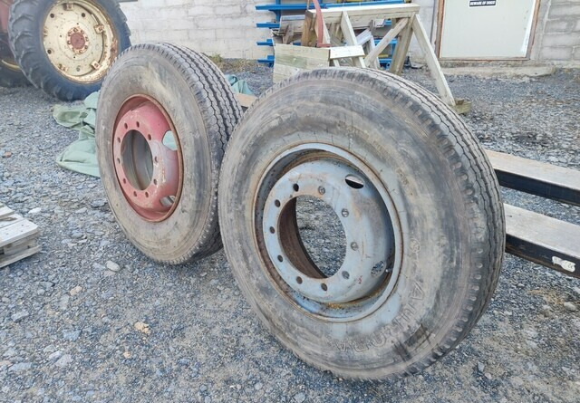11R22.5 Kuorma-auton renkaat - 2kpl - צמיג עבור משאית: תמונה 1 11R22.5 Kuorma-auton renkaat - 2kpl - צמיג עבור משאית: תמונה 1