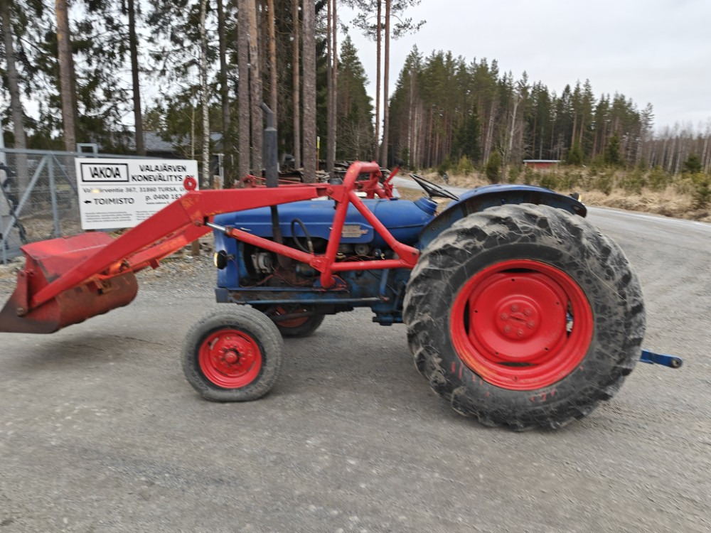 FORDSON Power Major - טרקטור חקלאי: תמונה 2 FORDSON Power Major - טרקטור חקלאי: תמונה 2