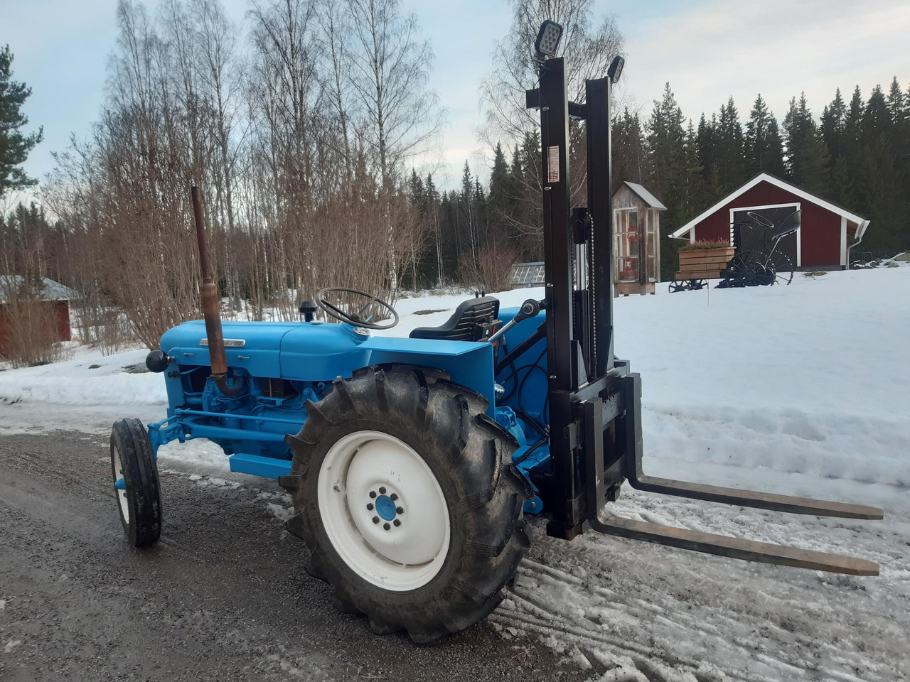 Fordson Dexta trukkinostimella - טרקטור חקלאי: תמונה 1 Fordson Dexta trukkinostimella - טרקטור חקלאי: תמונה 1
