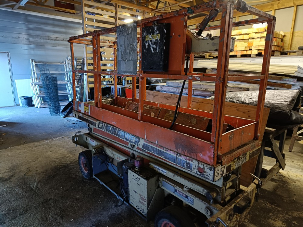 JLG Commander CM 20 N henkilönostin - מעלית מספריים: תמונה 1 JLG Commander CM 20 N henkilönostin - מעלית מספריים: תמונה 1