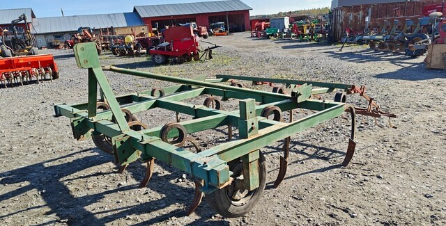 Kultivaattori 10-piikkinen - työleveys 240cm - קלטרת: תמונה 1 Kultivaattori 10-piikkinen - työleveys 240cm - קלטרת: תמונה 1