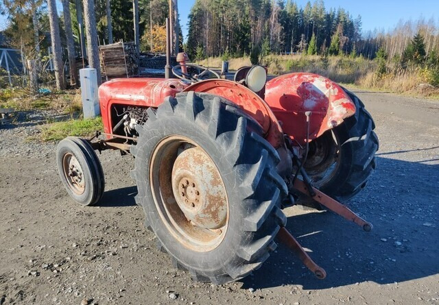 Massey Ferguson 35 - rekisterissä - KATSO VIDEO - טרקטור חקלאי: תמונה 3 Massey Ferguson 35 - rekisterissä - KATSO VIDEO - טרקטור חקלאי: תמונה 3