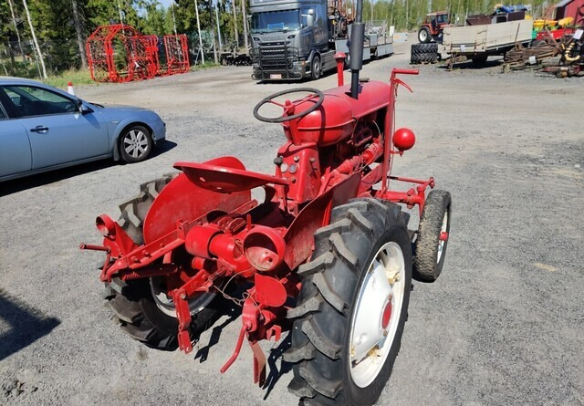 Massey Harris Traktori - bensiini - טרקטור חקלאי: תמונה 5 Massey Harris Traktori - bensiini - טרקטור חקלאי: תמונה 5