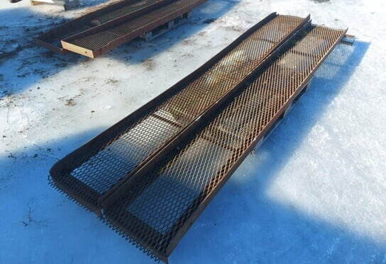 Rampit 2kpl - pituus 338 cm - רמפת העמסה: תמונה 1 Rampit 2kpl - pituus 338 cm - רמפת העמסה: תמונה 1