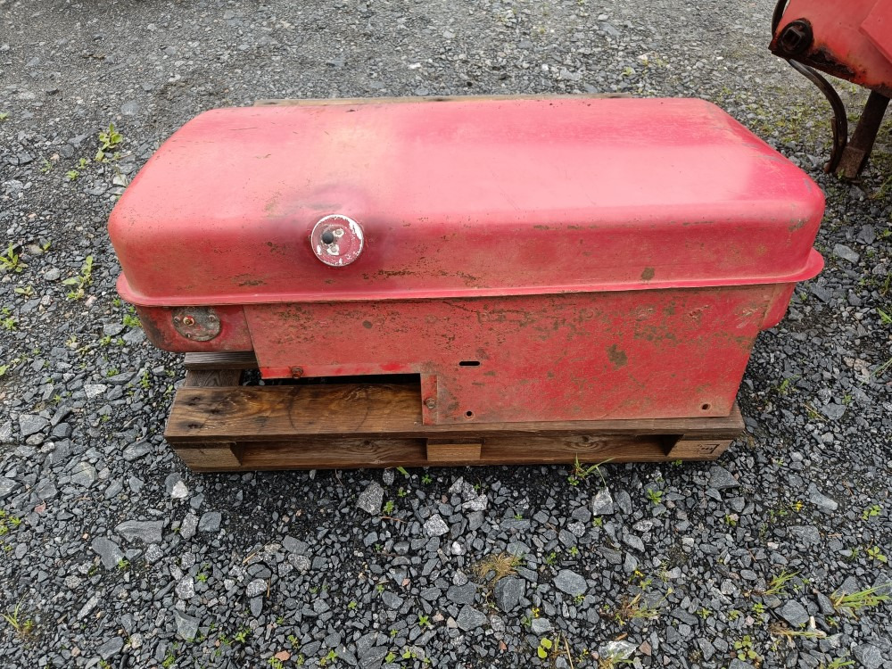 Sampo 410 polttoainetankki - מכל דלק עבור מקצרת קומבינה: תמונה 4 Sampo 410 polttoainetankki - מכל דלק עבור מקצרת קומבינה: תמונה 4