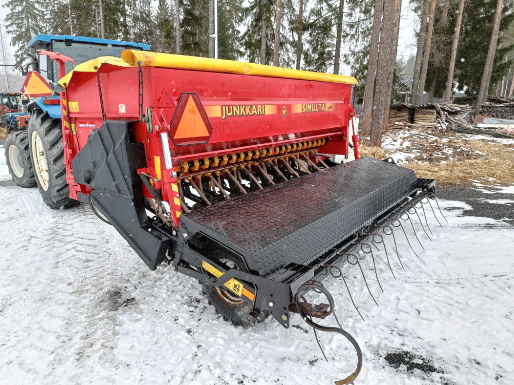 Simulta S3000T - מקדחת זריעה משולבת: תמונה 3 Simulta S3000T - מקדחת זריעה משולבת: תמונה 3