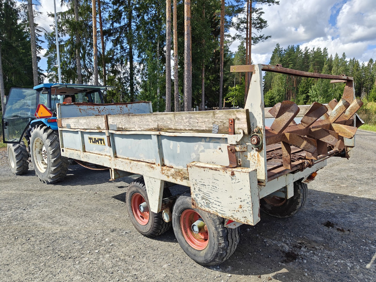 Tuhti yleisperävaunu - telikärry - 8000kg - מפזרת זבל: תמונה 2 Tuhti yleisperävaunu - telikärry - 8000kg - מפזרת זבל: תמונה 2