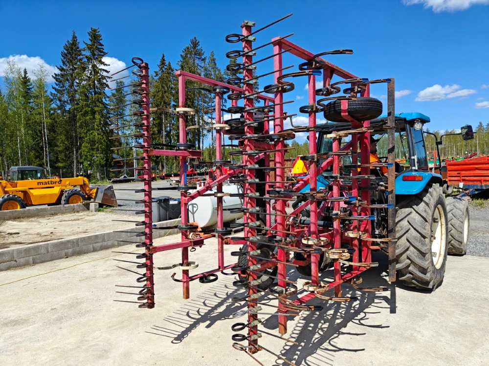 VM 450 cm, hydraulisesti taittuva, etulana ja jälkihara, katso video! - מגרפת קפיצים: תמונה 3 VM 450 cm, hydraulisesti taittuva, etulana ja jälkihara, katso video! - מגרפת קפיצים: תמונה 3