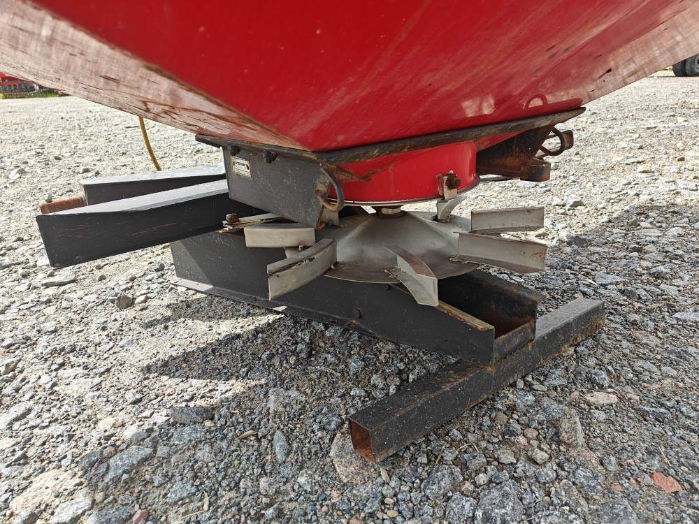 Ylö Viska 700 Pintalevitin kantikas malli - מפזרת דשן: תמונה 5 Ylö Viska 700 Pintalevitin kantikas malli - מפזרת דשן: תמונה 5