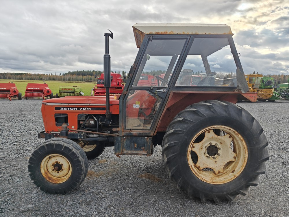 ZETOR 7011 - טרקטור חקלאי: תמונה 2 ZETOR 7011 - טרקטור חקלאי: תמונה 2