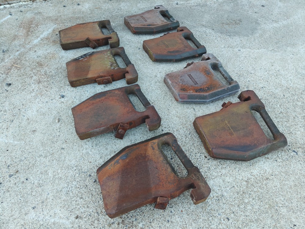 ZETOR Etupainosarja 8kpl - מכונה חקלאית: תמונה 3 ZETOR Etupainosarja 8kpl - מכונה חקלאית: תמונה 3