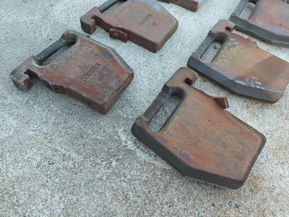 ZETOR Etupainosarja 8kpl - מכונה חקלאית: תמונה 2 ZETOR Etupainosarja 8kpl - מכונה חקלאית: תמונה 2