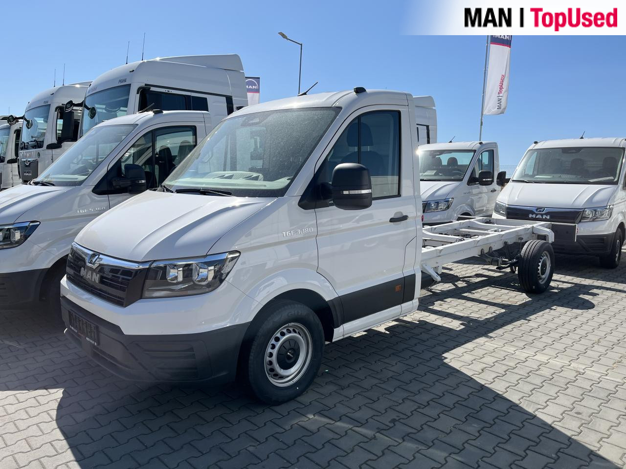 MAN TGE 3.180 4X2F SB - כלי רכב מסחרי עם לוח: תמונה 1 MAN TGE 3.180 4X2F SB - כלי רכב מסחרי עם לוח: תמונה 1