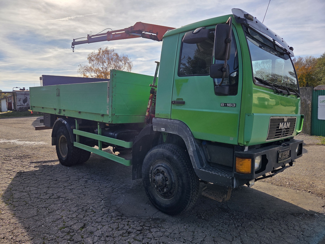 MAN 8.163 4x4 + crane FASSI F45A.22 - משאית צד נופל/ שטוחה: תמונה 3 MAN 8.163 4x4 + crane FASSI F45A.22 - משאית צד נופל/ שטוחה: תמונה 3