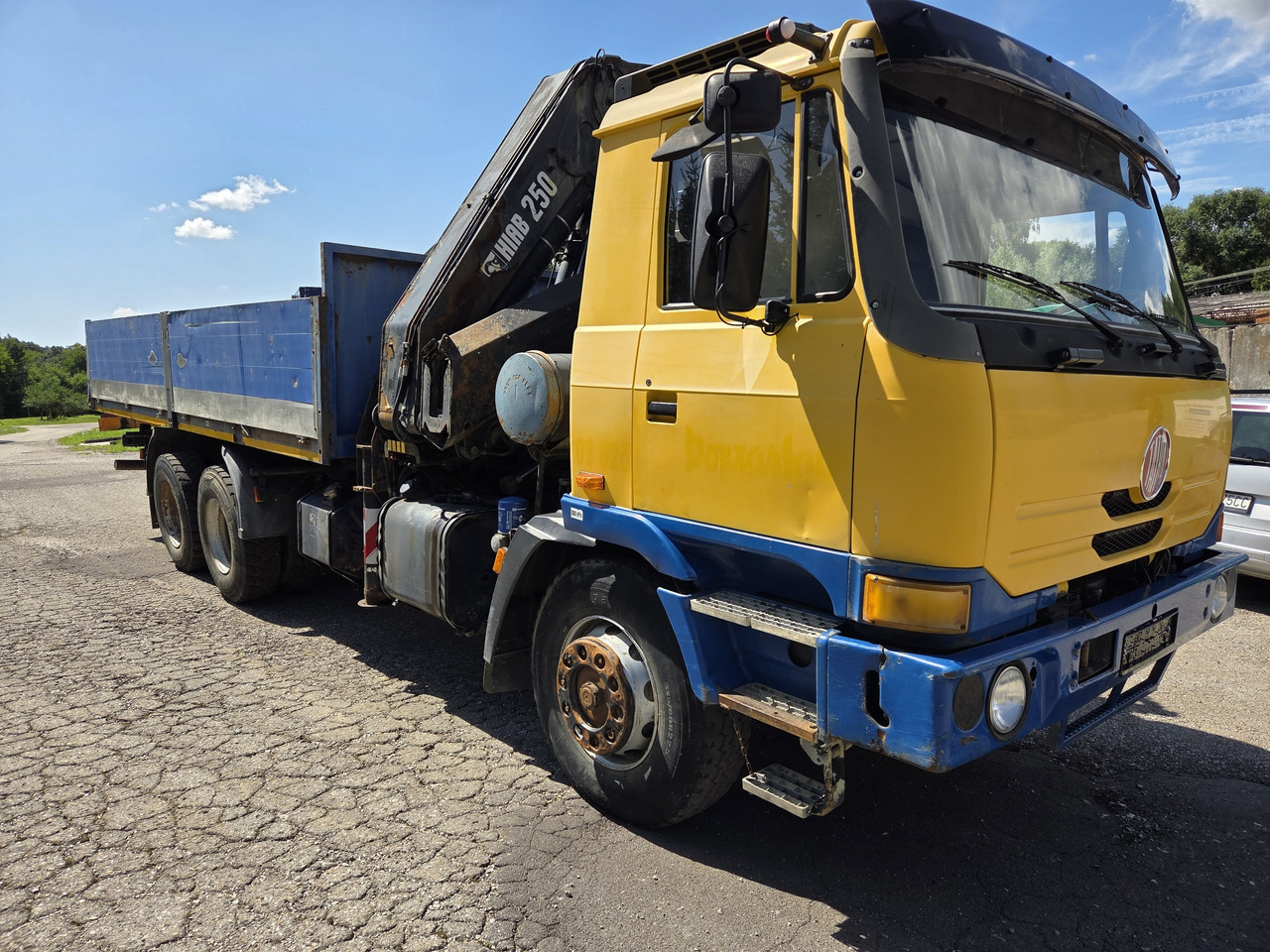 TATRA T815 260R11 6x6 + HIAB 250 - משאית צד נופל/ שטוחה, משאית מנוף: תמונה 5 TATRA T815 260R11 6x6 + HIAB 250 - משאית צד נופל/ שטוחה, משאית מנוף: תמונה 5