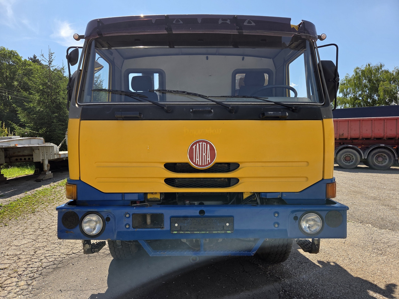 TATRA T815 260R11 6x6 + HIAB 250 - משאית צד נופל/ שטוחה, משאית מנוף: תמונה 4 TATRA T815 260R11 6x6 + HIAB 250 - משאית צד נופל/ שטוחה, משאית מנוף: תמונה 4