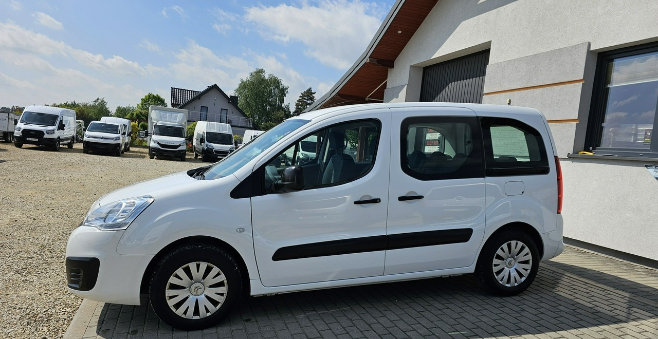 Citroen Berlingo II 5 -osobowy - מכונית: תמונה 4 Citroen Berlingo II 5 -osobowy - מכונית: תמונה 4
