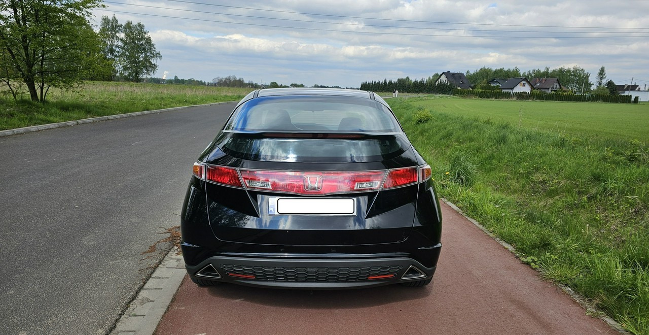 Honda Civic VIII bardzo ładna * pełnosprawna * - האצ'בק: תמונה 5 Honda Civic VIII bardzo ładna * pełnosprawna * - האצ'בק: תמונה 5