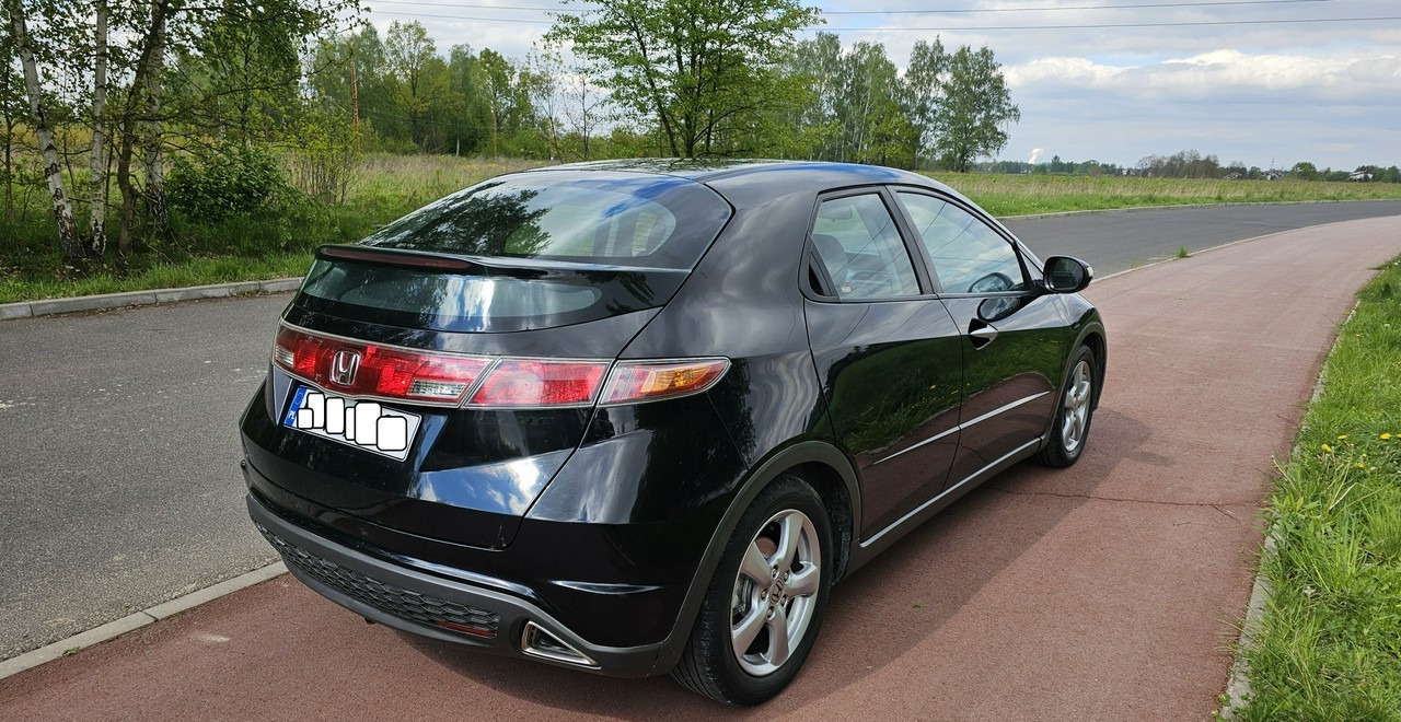 Honda Civic VIII bardzo ładna * pełnosprawna * - האצ'בק: תמונה 4 Honda Civic VIII bardzo ładna * pełnosprawna * - האצ'בק: תמונה 4