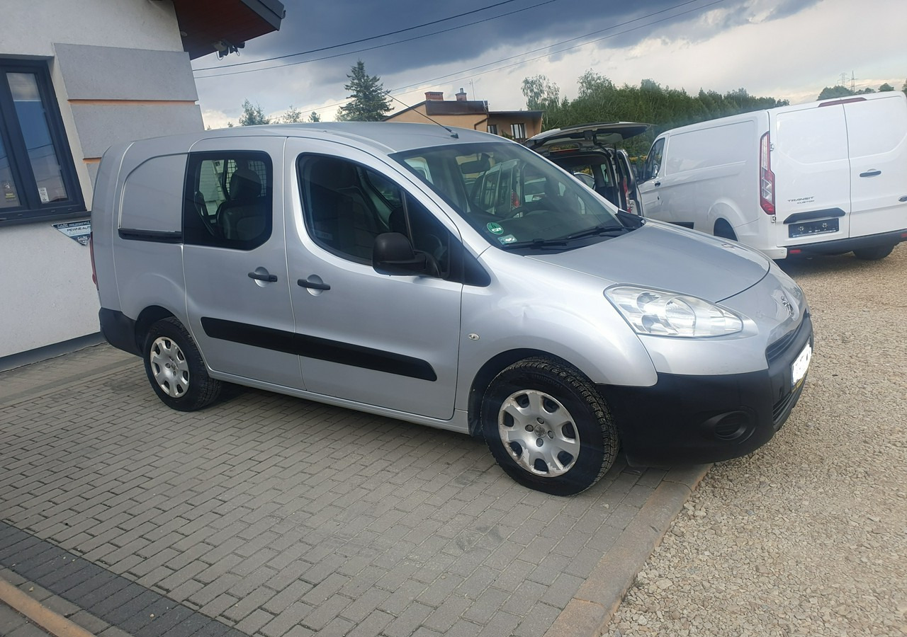 Peugeot Partner long *2 lub 5 osobowy *klima* gruau* - כלי רכב מסחרי עם לוח: תמונה 5 Peugeot Partner long *2 lub 5 osobowy *klima* gruau* - כלי רכב מסחרי עם לוח: תמונה 5