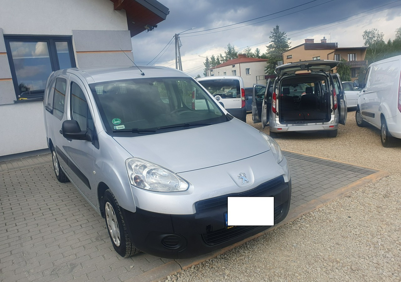 Peugeot Partner long *2 lub 5 osobowy *klima* gruau* - כלי רכב מסחרי עם לוח: תמונה 4 Peugeot Partner long *2 lub 5 osobowy *klima* gruau* - כלי רכב מסחרי עם לוח: תמונה 4