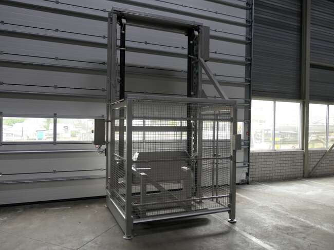 Lachnit lifter for palletboxes 322 L - מכונת מזון: תמונה 1 Lachnit lifter for palletboxes 322 L - מכונת מזון: תמונה 1