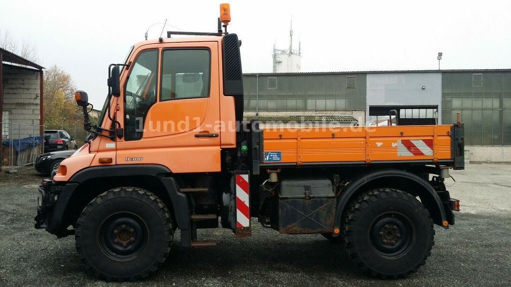 Mercedes-Benz Unimog U 300 Kipper Zugmaschine Kommunalhydraulik U 500 400 U 300 Kipper Zugmaschine Kommunalhydraulik U 500 400 - כלי רכב עירוני/ מיוחד: תמונה 5 Mercedes-Benz Unimog U 300 Kipper Zugmaschine Kommunalhydraulik U 500 400 U 300 Kipper Zugmaschine Kommunalhydraulik U 500 400 - כלי רכב עירוני/ מיוחד: תמונה 5