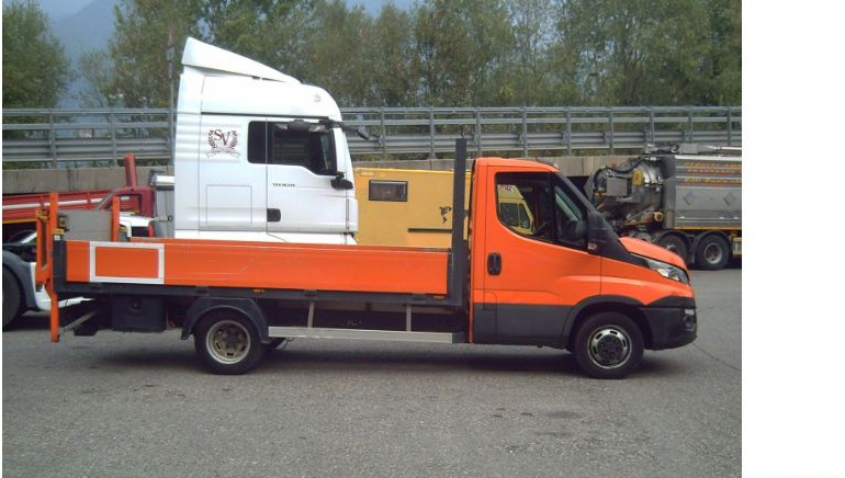Iveco DAILYdaily 35-140 - כלי רכב מסחרי במיטה שטוחה: תמונה 2 Iveco DAILYdaily 35-140 - כלי רכב מסחרי במיטה שטוחה: תמונה 2