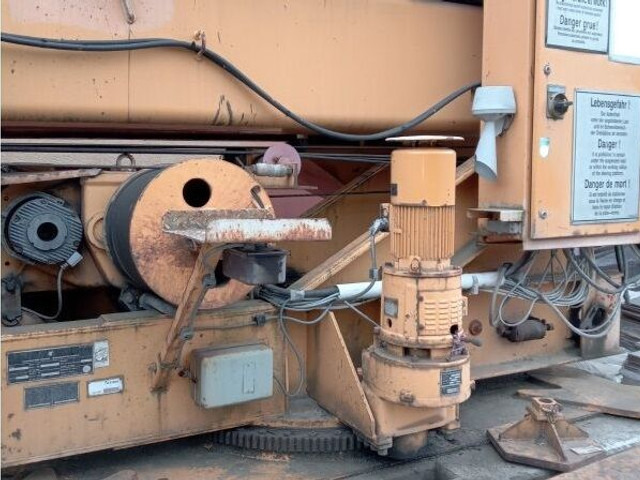 Liebherr 32K, 1992 yom, cabin stering, loco PL - מנוף הקמה עצמית: תמונה 3 Liebherr 32K, 1992 yom, cabin stering, loco PL - מנוף הקמה עצמית: תמונה 3