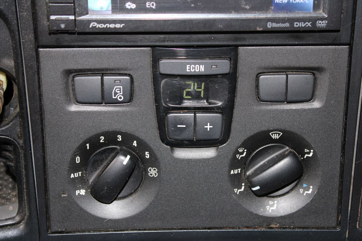 משאית תיבה Scania P230: תמונה 8