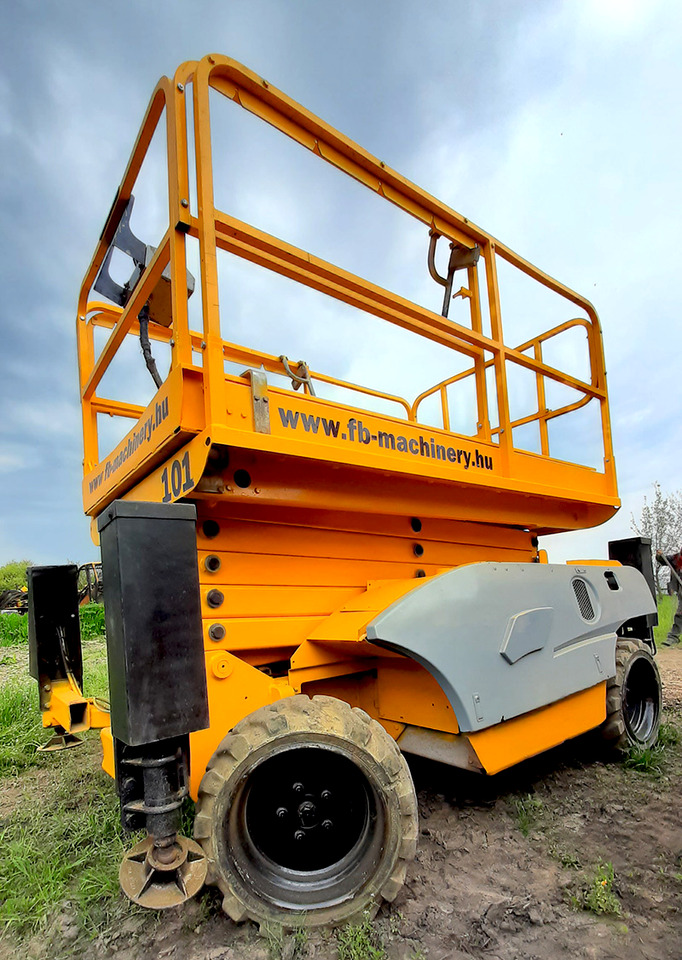 HAULOTTE Compact 12 DX - מעלית מספריים: תמונה 2 HAULOTTE Compact 12 DX - מעלית מספריים: תמונה 2