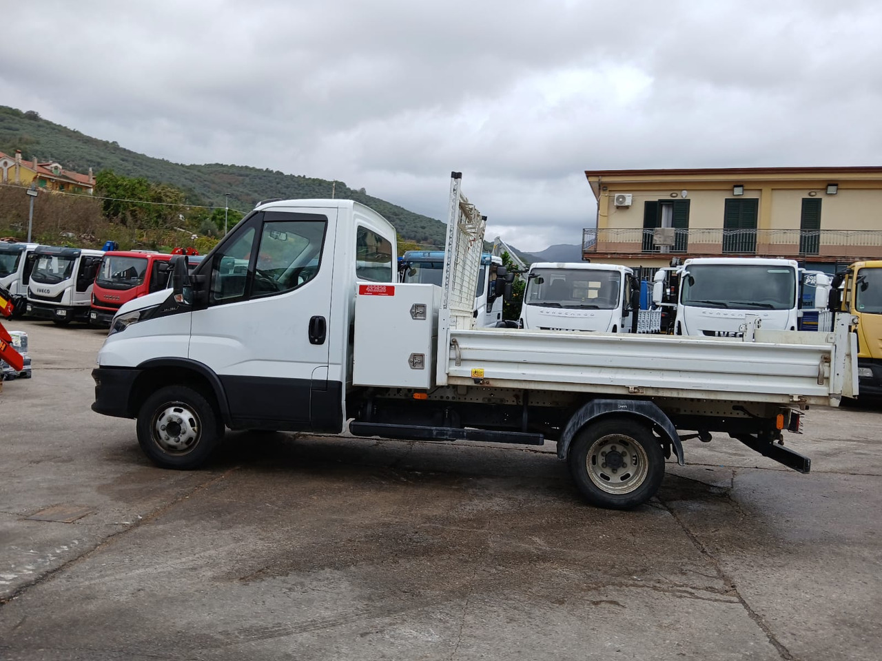 IVECO DAILY 35-120 - משאית מנוף: תמונה 3 IVECO DAILY 35-120 - משאית מנוף: תמונה 3