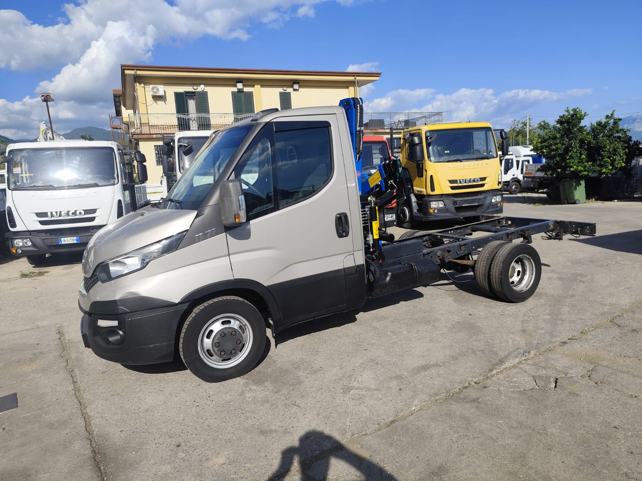IVECO DAILY 35-130 - כלי רכב מסחרי מזהיר: תמונה 2 IVECO DAILY 35-130 - כלי רכב מסחרי מזהיר: תמונה 2