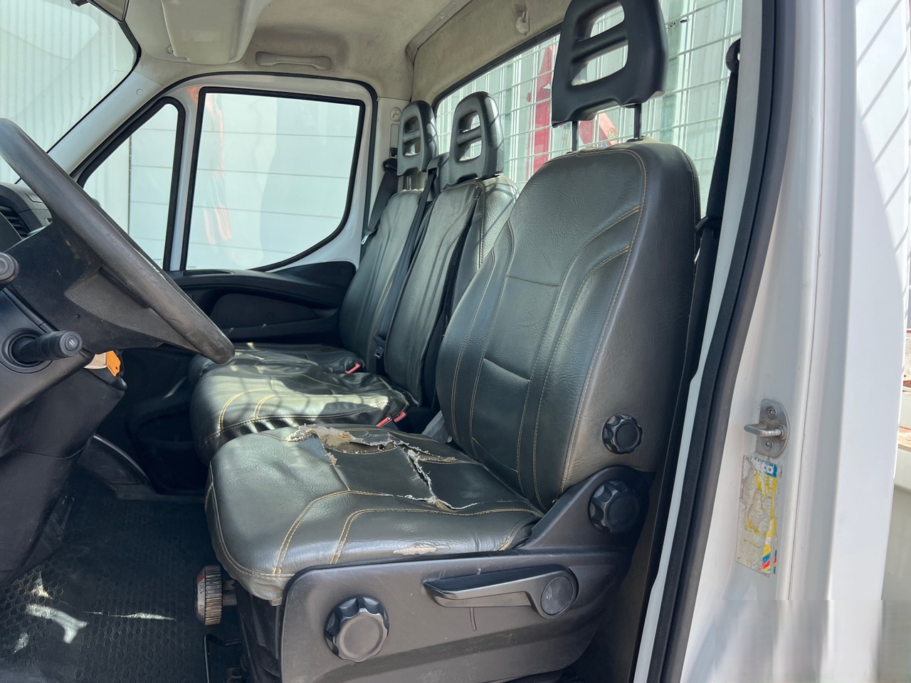 IVECO DAILY 35-130 - כלי רכב מסחרי מזהיר: תמונה 4 IVECO DAILY 35-130 - כלי רכב מסחרי מזהיר: תמונה 4
