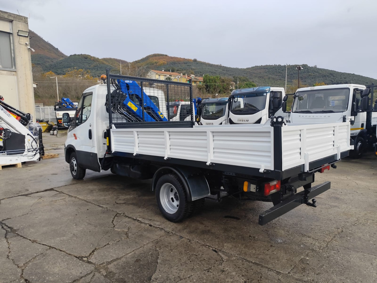 IVECO DAILY 35-150 - מזהיר, משאית מנוף: תמונה 5 IVECO DAILY 35-150 - מזהיר, משאית מנוף: תמונה 5