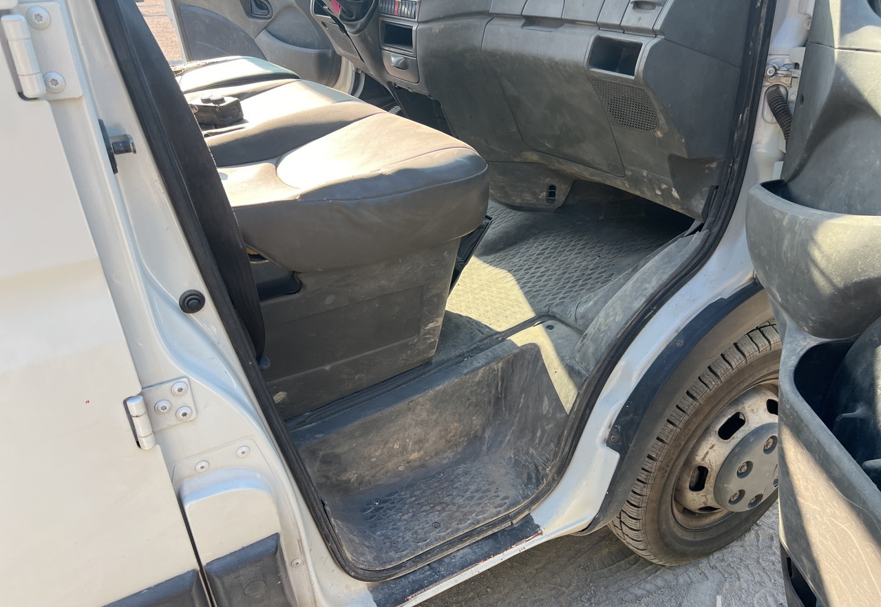 IVECO DAILY 35C13 - כלי רכב מסחרי מזהיר: תמונה 2 IVECO DAILY 35C13 - כלי רכב מסחרי מזהיר: תמונה 2