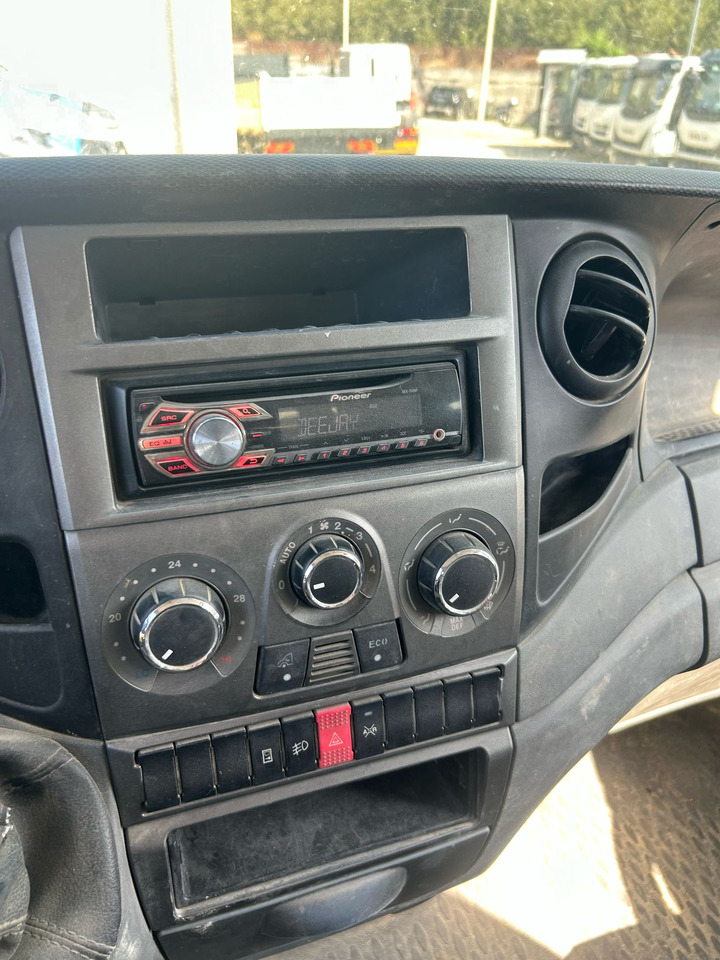 IVECO DAILY 35C13 - כלי רכב מסחרי מזהיר: תמונה 4 IVECO DAILY 35C13 - כלי רכב מסחרי מזהיר: תמונה 4