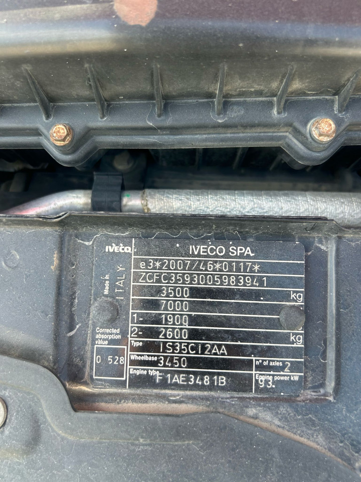 IVECO DAILY 35C13 - כלי רכב מסחרי מזהיר: תמונה 2 IVECO DAILY 35C13 - כלי רכב מסחרי מזהיר: תמונה 2
