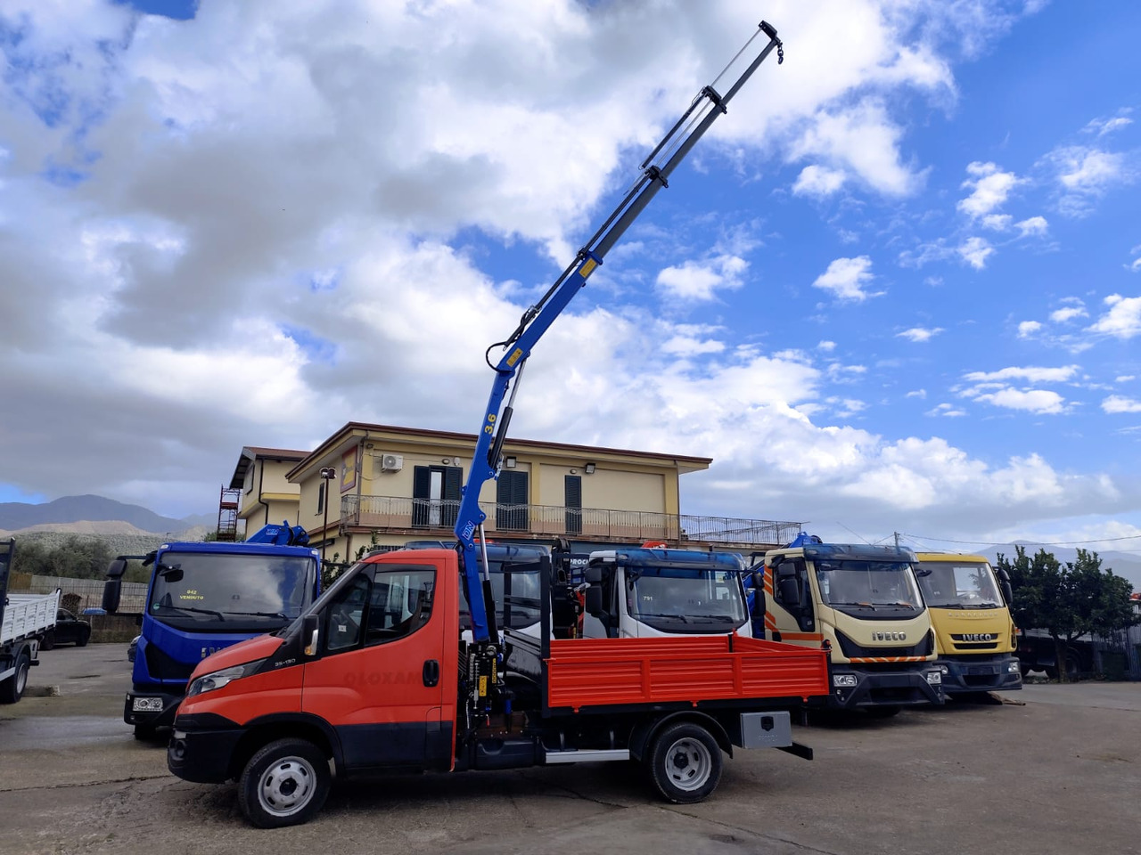 IVECO DAILY 35C13 - משאית מנוף: תמונה 5 IVECO DAILY 35C13 - משאית מנוף: תמונה 5