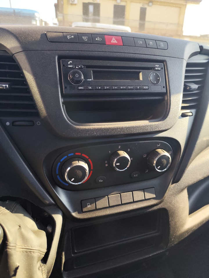 IVECO DAILY 35C15 - משאית מנוף, כלי רכב מסחרי מזהיר: תמונה 5 IVECO DAILY 35C15 - משאית מנוף, כלי רכב מסחרי מזהיר: תמונה 5