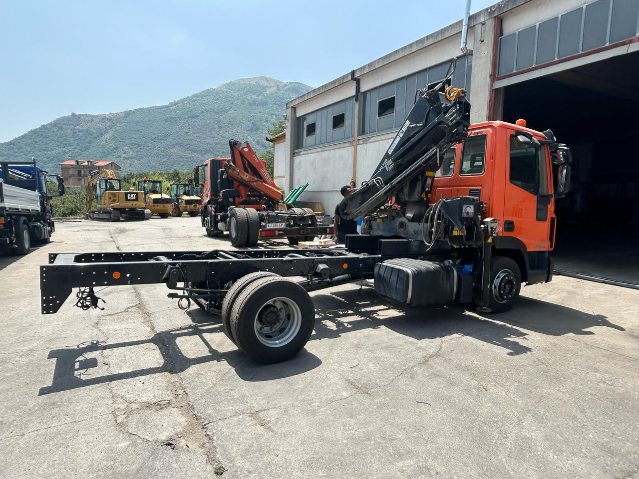 IVECO EUROCARGO 120-190L - משאית מנוף: תמונה 3 IVECO EUROCARGO 120-190L - משאית מנוף: תמונה 3