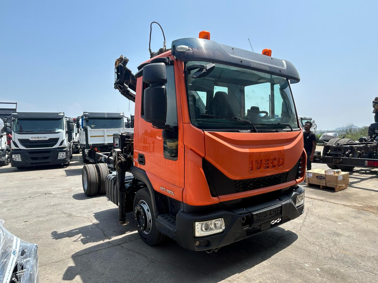 IVECO EUROCARGO 120-190L - משאית מנוף: תמונה 1 IVECO EUROCARGO 120-190L - משאית מנוף: תמונה 1