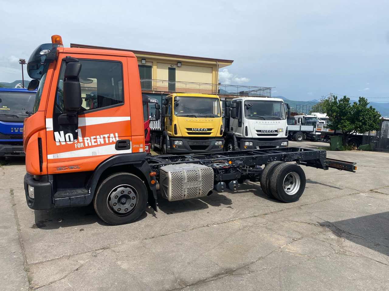IVECO EUROCARGO 120-90L - משאית עם שלדת תא: תמונה 3 IVECO EUROCARGO 120-90L - משאית עם שלדת תא: תמונה 3