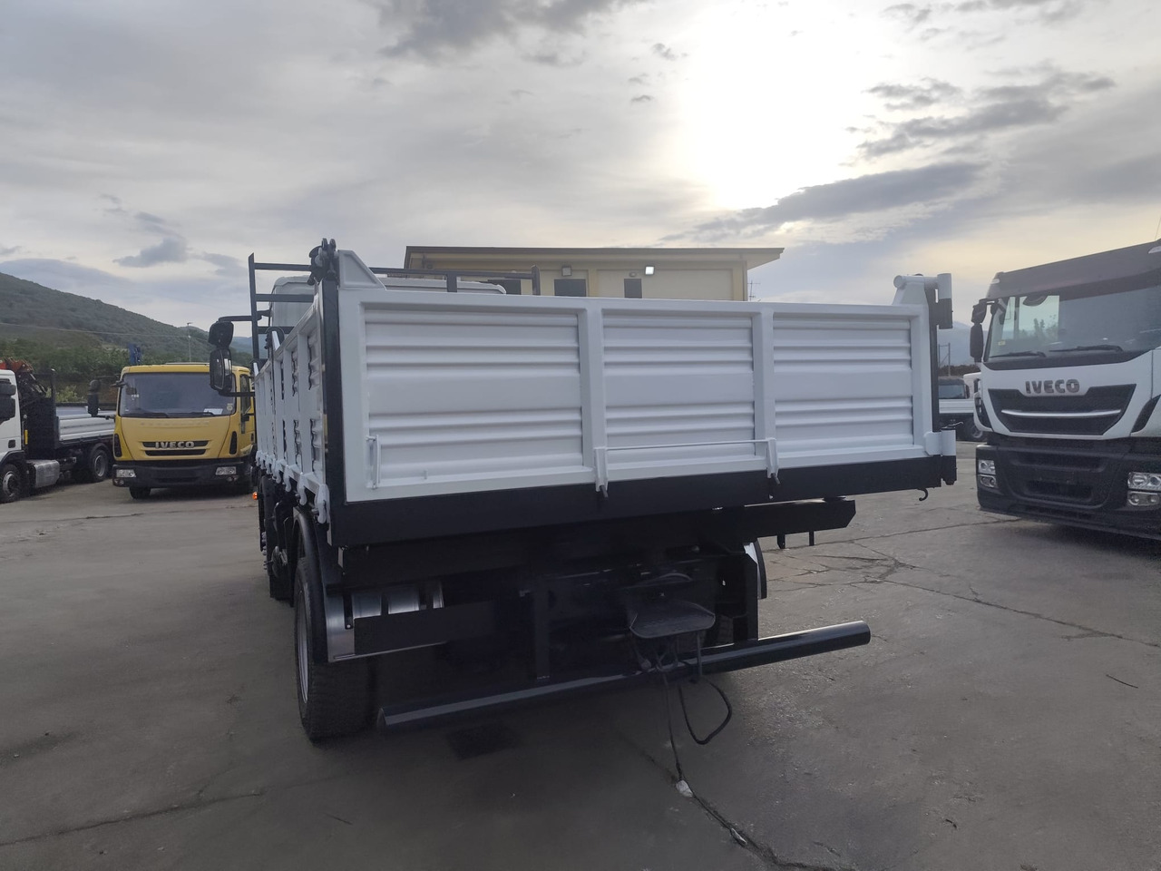 IVECO EUROCARGO 120E25 - מזהיר: תמונה 4 IVECO EUROCARGO 120E25 - מזהיר: תמונה 4