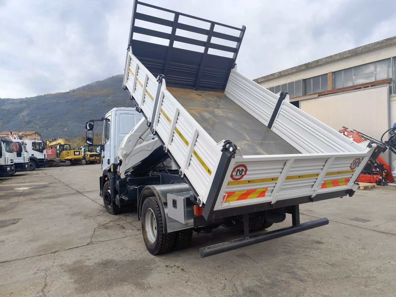 משאית מנוף IVECO EUROCARGO 120E28P: תמונה 39