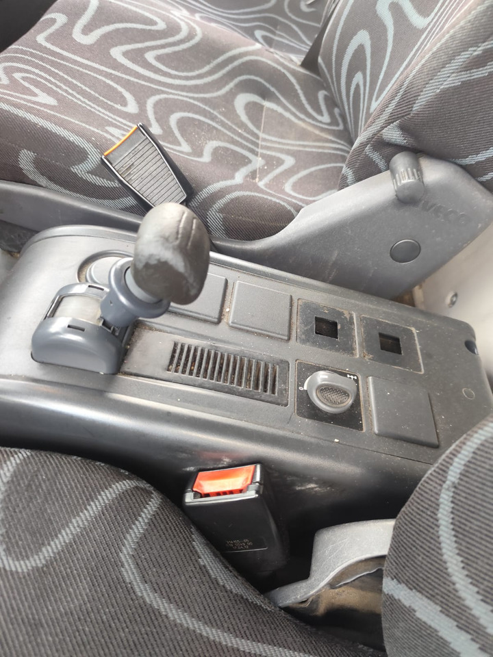 IVECO EUROCARGO 120E28P - משאית עם שלדת תא: תמונה 4 IVECO EUROCARGO 120E28P - משאית עם שלדת תא: תמונה 4