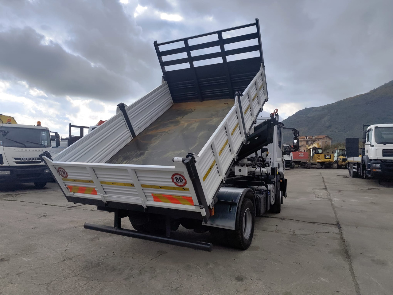 משאית מנוף IVECO EUROCARGO 120E28P: תמונה 44